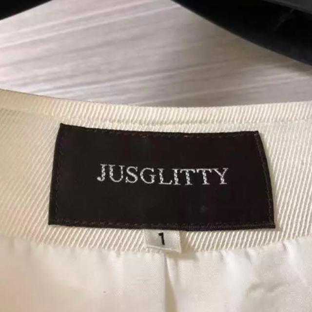 JUSGLITTY(ジャスグリッティー)のジャスグリッティー ノーカラー ジャケット レディースのジャケット/アウター(ノーカラージャケット)の商品写真