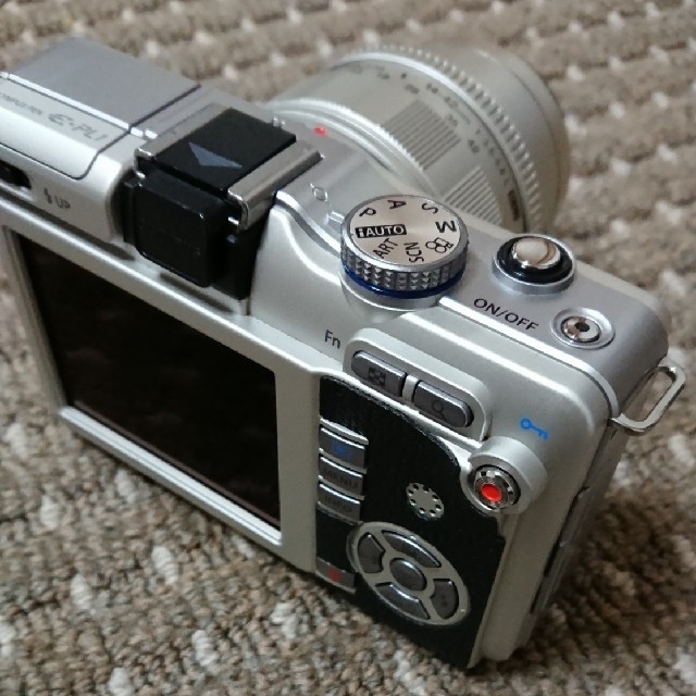 OLYMPUS(オリンパス)のOLYMPUS　pen e-pl1 スマホ/家電/カメラのカメラ(ミラーレス一眼)の商品写真