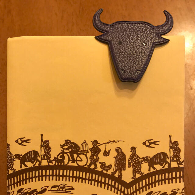 LOEWE(ロエベ)のロエベ ブックマーク 牛 ノベルティ 袋あり エンタメ/ホビーのコレクション(ノベルティグッズ)の商品写真