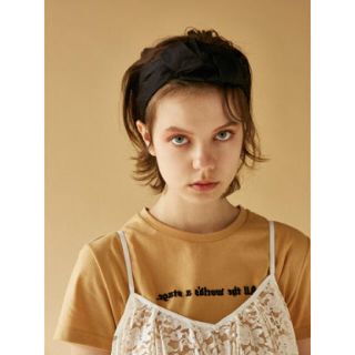 マウジー(moussy)の【新品】MOUSSY サテンターバン ヘアバンド 黒(ヘアバンド)