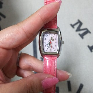 ディズニー(Disney)のとも様専用♪美品♪ミニーちゃんピンクシェル風 アナログ腕時計！(腕時計)