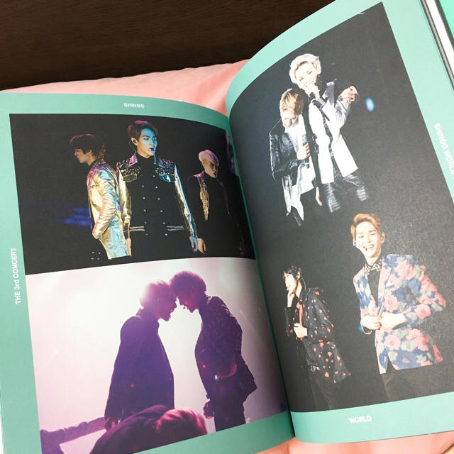 “SHINee World III in Seoul" DVD2枚組 送料込み！ エンタメ/ホビーのCD(K-POP/アジア)の商品写真