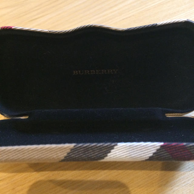 BURBERRY(バーバリー)のBurberry メガネケース インテリア/住まい/日用品の日用品/生活雑貨/旅行(日用品/生活雑貨)の商品写真