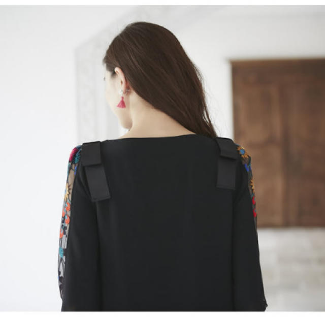 tocco(トッコ)のtocco 肩リボン袖シースルー刺繍ワンピース レディースのワンピース(ミニワンピース)の商品写真