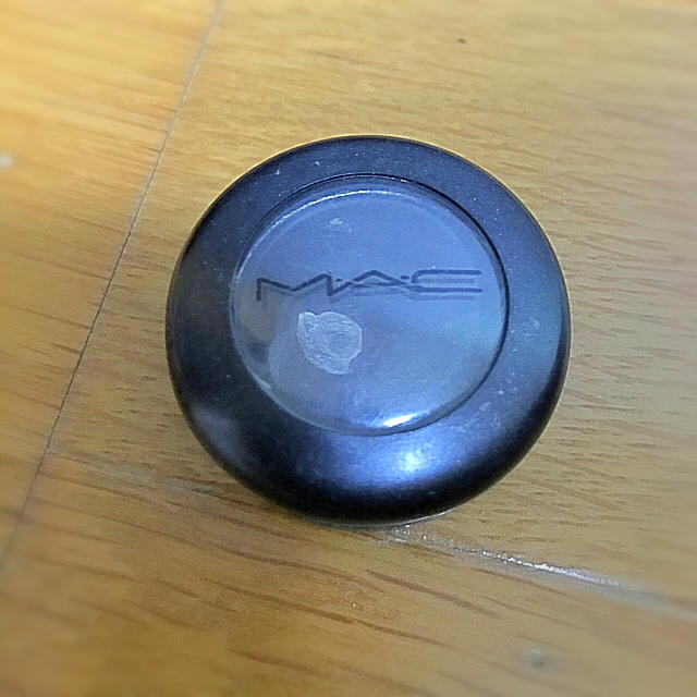 MAC(マック)のMAC アイシャドウ ブラック コスメ/美容のベースメイク/化粧品(アイシャドウ)の商品写真