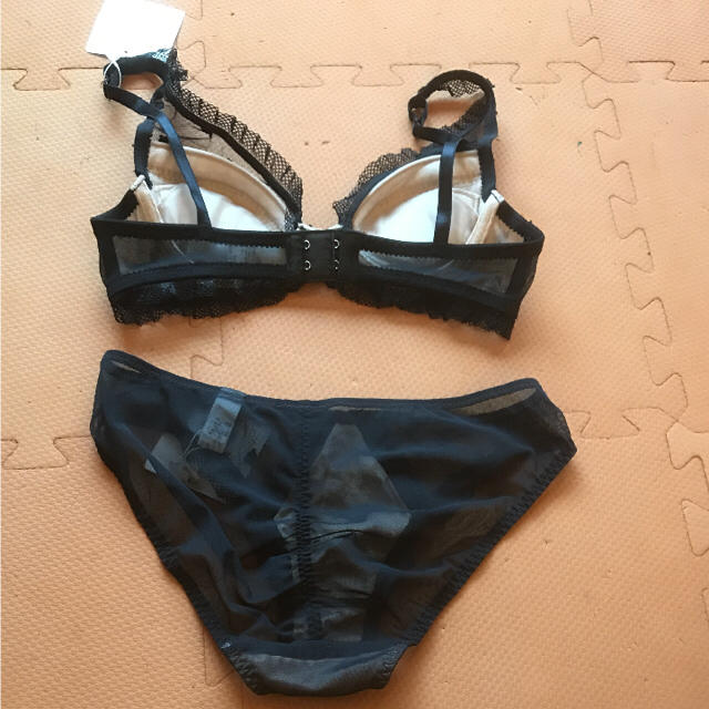 新品 chut! intimates シュット ドット ブラ＆ショーツ レディースの下着/アンダーウェア(ブラ&ショーツセット)の商品写真