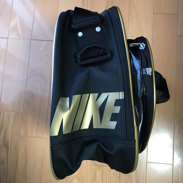 Nike ナイキ エナメルバッグ L 黒の通販 By きままなきま S Shop ナイキならラクマ Nike ナイキ エナメルバッグ L 黒の通販 By きままなきま S Shop ナイキならラクマ