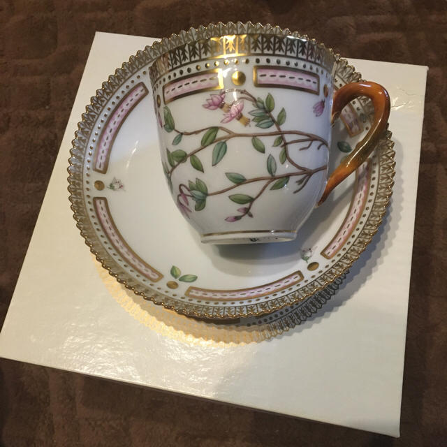 格安販売の ROYAL COPENHAGEN - ロビン様【新品】フローラダニカ 格安販売の ROYAL COPENHAGEN - ロビン様【新品】フローラダニカ