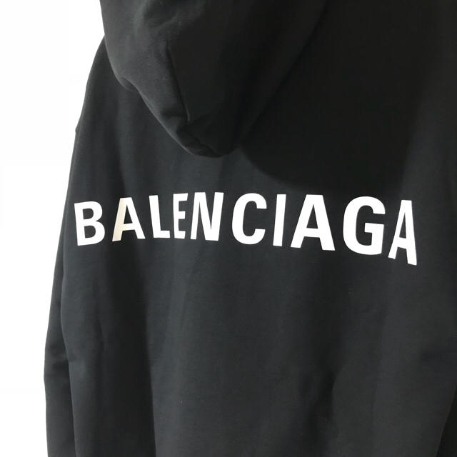 できます Balenciaga 送料・関税込み 新品未使用 正規品の通販 by こぐま3号's shop｜バレンシアガならラクマ - BALENCIAGA ロゴ入り パーカー カラー