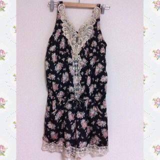 ダズリン(dazzlin)のdazzlin☆花柄ロンパ☆値下げ(サロペット/オーバーオール)