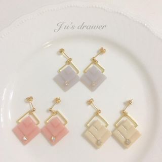 新作▷春のミルキーカラー スクエア ピアス/イヤリング◁(ピアス)