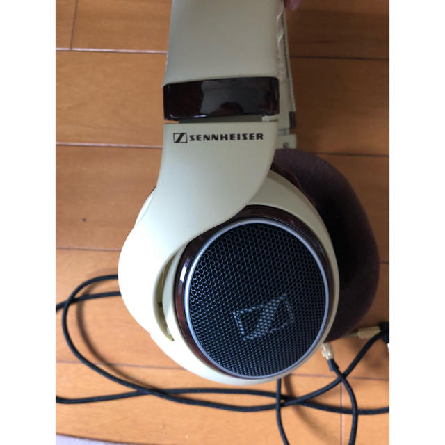 SENNHEISER(ゼンハイザー)のSENNHEISER ゼンハイザー HD 598 スマホ/家電/カメラのオーディオ機器(ヘッドフォン/イヤフォン)の商品写真