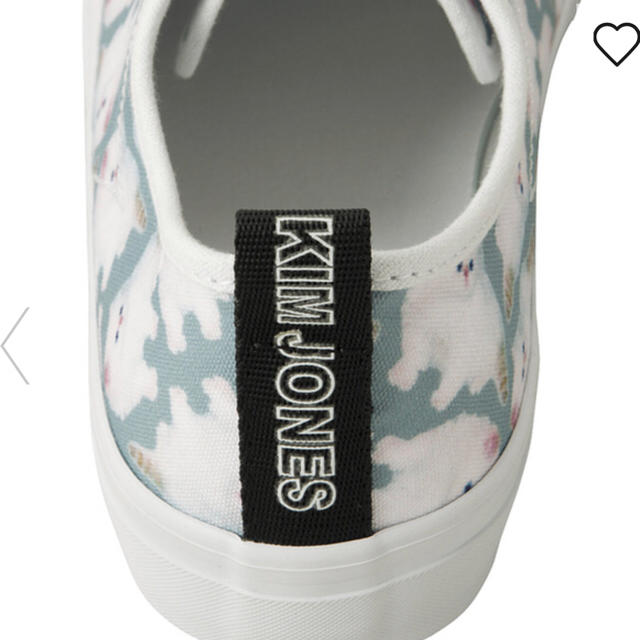 KIM JONES(キムジョーンズ)のKIM JONES x GU 即完 ねこちゃんスニーカー レディースの靴/シューズ(スニーカー)の商品写真