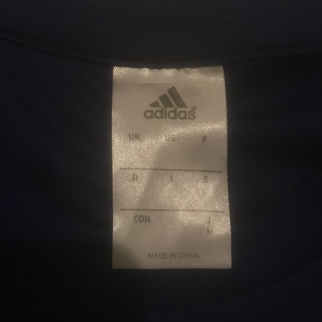 adidas(アディダス)のユニフォーム スポーツ/アウトドアのサッカー/フットサル(ウェア)の商品写真