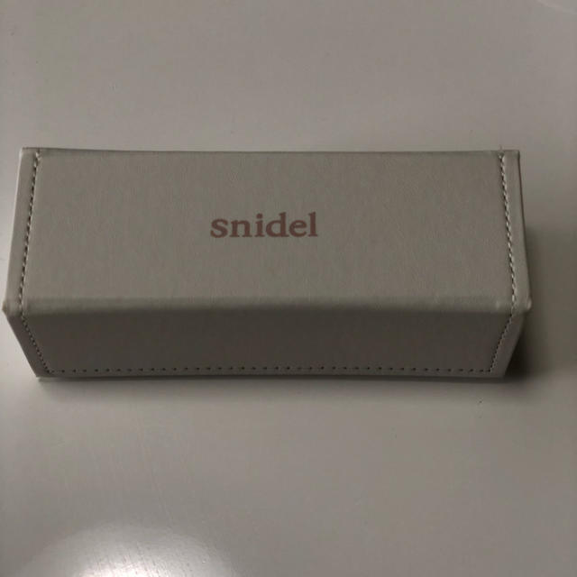 SNIDEL(スナイデル)のsnidel スナイデル 伊達メガネ  現品限り 値下 レディースのファッション小物(サングラス/メガネ)の商品写真