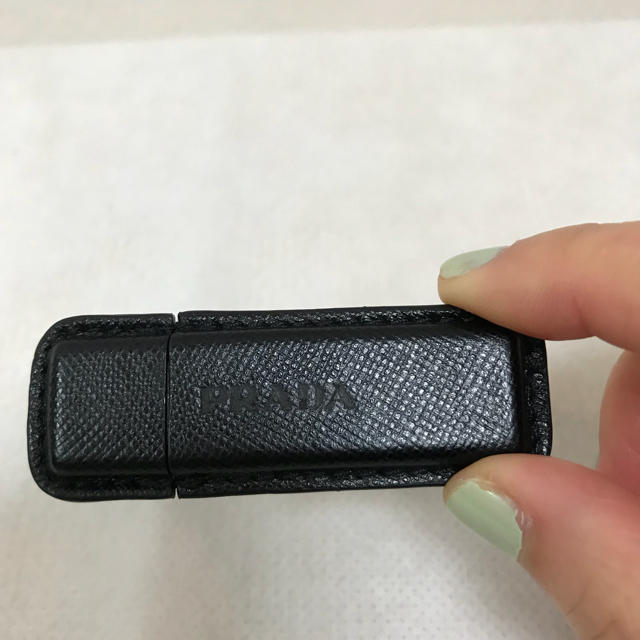 PRADA(プラダ)のプラダ PRADA USBメモリ 非売品 メンズのアクセサリー(その他)の商品写真