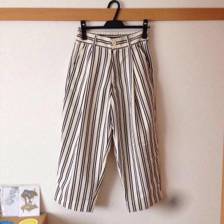 ダブルクローゼット(w closet)の8分丈 ワイドタックパンツ(クロップドパンツ)