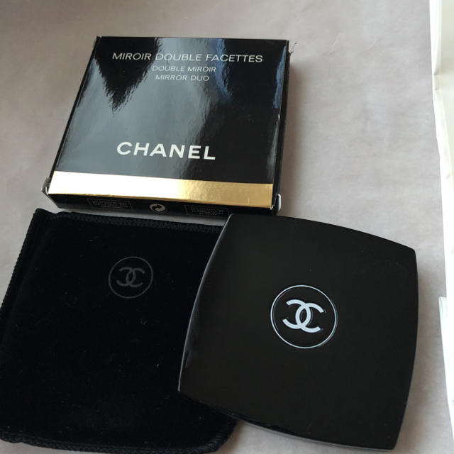 CHANEL(シャネル)の新品未使用 CHANEL ミラー レディースのファッション小物(ミラー)の商品写真