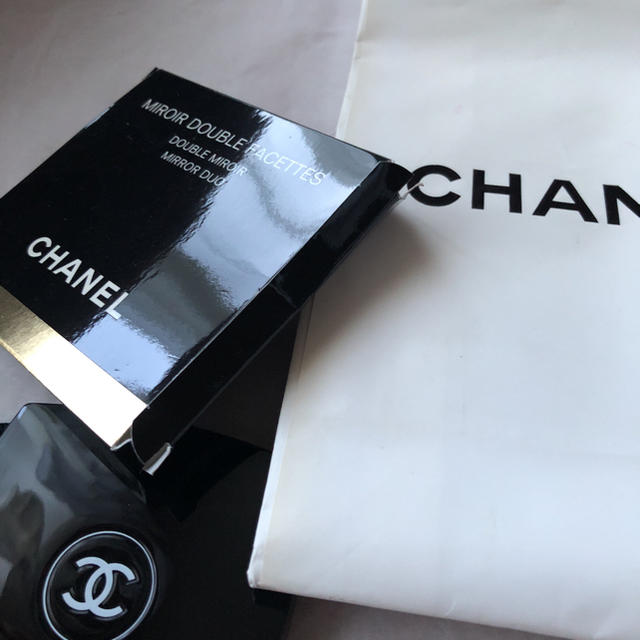 CHANEL(シャネル)の新品未使用 CHANEL ミラー レディースのファッション小物(ミラー)の商品写真