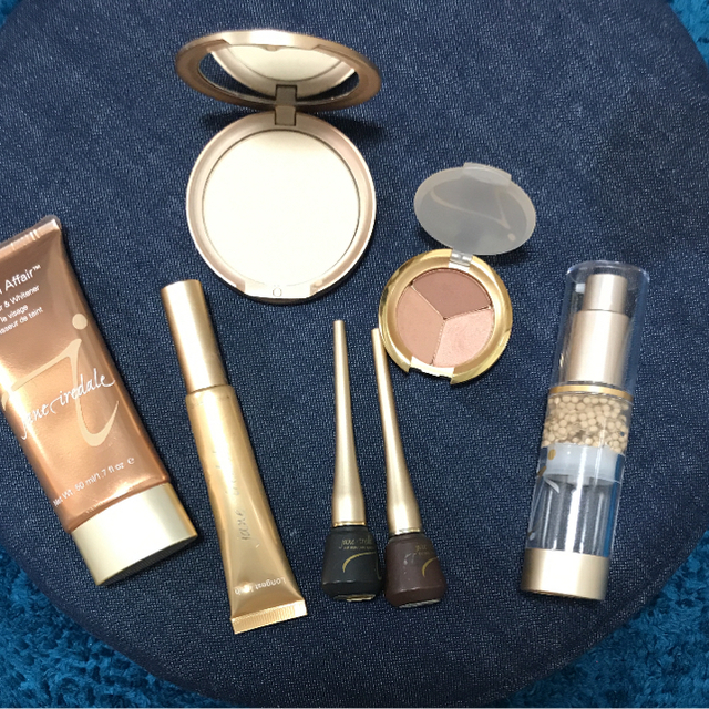 jane iredale(ジェーンアイルデール)のジェーンアイルデールセット コスメ/美容のベースメイク/化粧品(ファンデーション)の商品写真