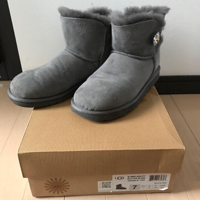 ブーツUGG オーストラリア ミニベイリーボタンブリング スワロフスキー 24cm