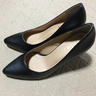 サルース(salus)のパンプス 黒  22cm(ハイヒール/パンプス)