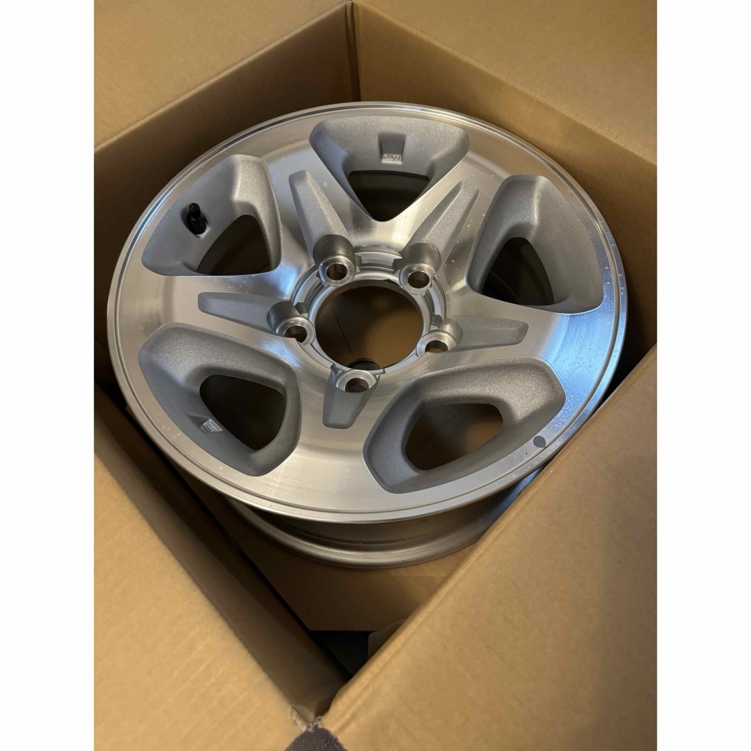 ランクル70 GRJ76K 新車外し 純正ホイールの通販 by saki ランクル70 GRJ76K 新車外し 純正ホイールの通販 by saki