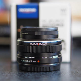 オリンパス(OLYMPUS)の最安オリンパス M.ZUIKO DIGTAL 17mm f1.8 黒 美品(レンズ(単焦点))