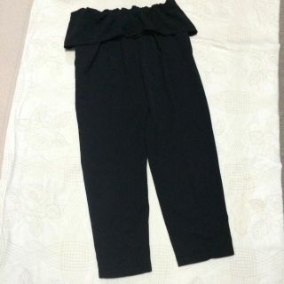 ドットアンドストライプスチャイルドウーマン(Dot&Stripes CHILDWOMAN)のペプラム付きセンタープレスパンツ(クロップドパンツ)