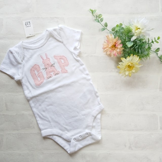 babyGAP(ベビーギャップ)のbabyGAP☆ベビーギャップ GAPロゴロンパース&うさぎパンツ 70新作新品 キッズ/ベビー/マタニティのベビー服(~85cm)(ロンパース)の商品写真