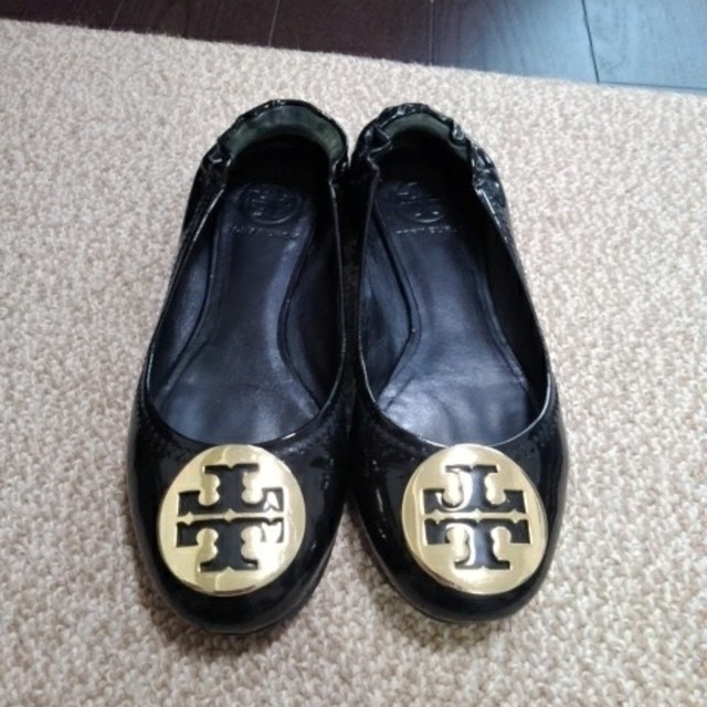Tory Burch(トリーバーチ)のトリバーチエナメルフラットシューズ レディースの靴/シューズ(バレエシューズ)の商品写真