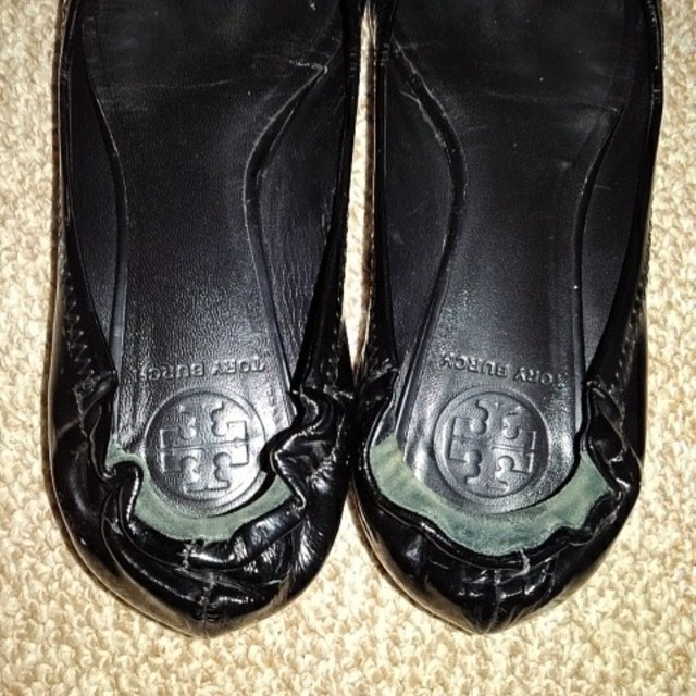 Tory Burch(トリーバーチ)のトリバーチエナメルフラットシューズ レディースの靴/シューズ(バレエシューズ)の商品写真