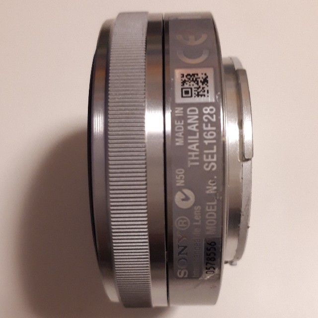 SONY(ソニー)のSONY Eマウント 単焦点レンズ SEL16F28 スマホ/家電/カメラのカメラ(レンズ(単焦点))の商品写真