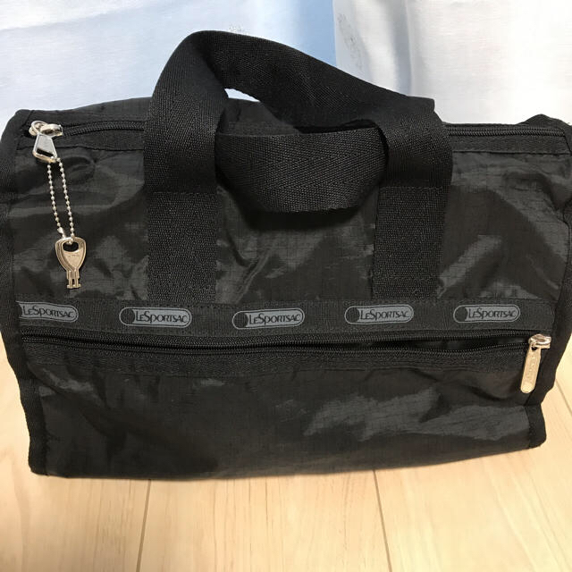 LeSportsac(レスポートサック)のレスポートサック黒 レディースのバッグ(ショルダーバッグ)の商品写真