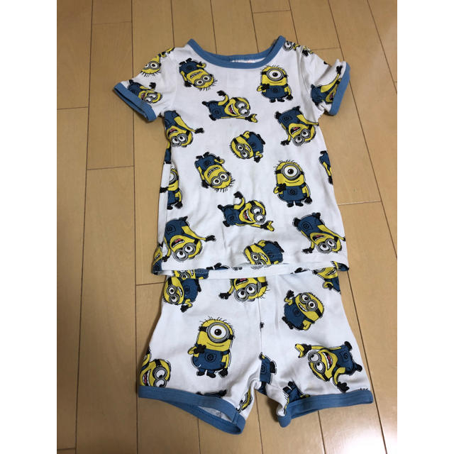 H&M(エイチアンドエム)のH&Mミニオンズパジャマ キッズ/ベビー/マタニティのキッズ服男の子用(90cm~)(パジャマ)の商品写真