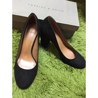 チャールズアンドキース(Charles and Keith)のNANA様専用 [箱付き] チャールズ&キース 9センチ太ヒールパンプス(ハイヒール/パンプス)