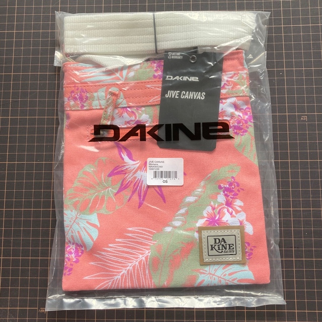 Dakine(ダカイン)の送料込【新品】Dakine ダカイン ショルダーバッグ サコッシュ ポーチ レディースのバッグ(リュック/バックパック)の商品写真