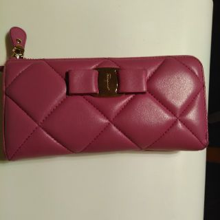 フェラガモ(Ferragamo)のフェラガモ♡キルティング長財布(財布)