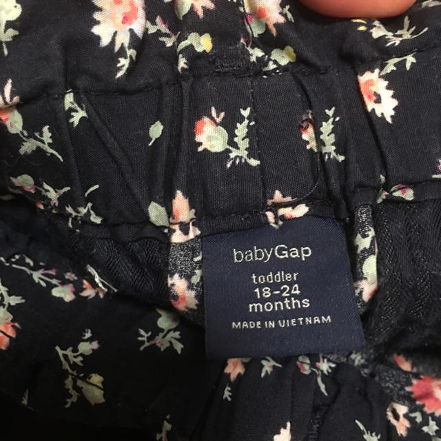 babyGAP(ベビーギャップ)のGap  お花ショートパンツ キッズ/ベビー/マタニティのキッズ服女の子用(90cm~)(その他)の商品写真