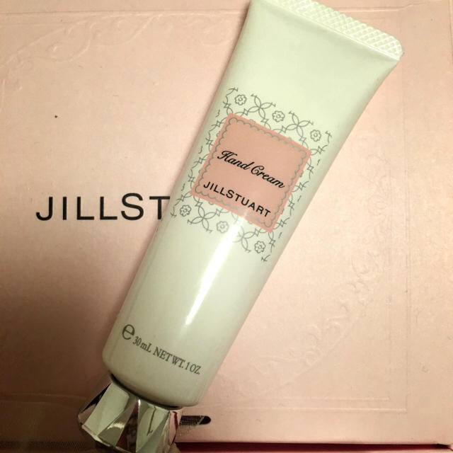 JILLSTUART(ジルスチュアート)の【あい様専用】【新品】ジルスチュアート♡ハンドクリーム コスメ/美容のボディケア(ハンドクリーム)の商品写真