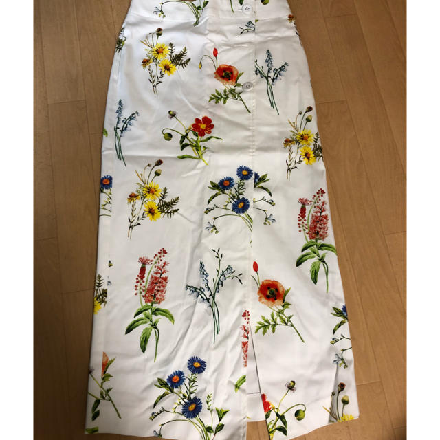 MACPHEE(マカフィー)のトゥモローランドマカフィー花柄スカート人気 レディースのスカート(ひざ丈スカート)の商品写真