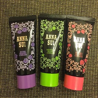 アナスイ(ANNA SUI)のku様専用 アナスイ ハンドクリーム《ポーチ付き》(ハンドクリーム)