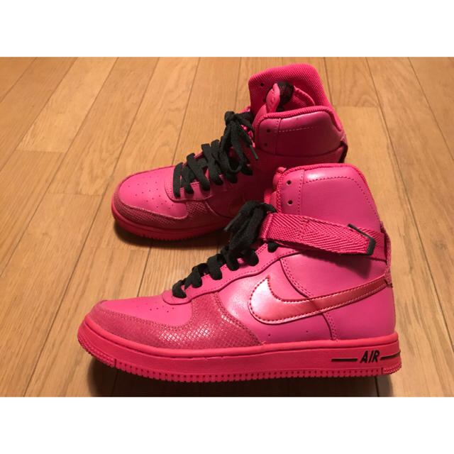 NIKE(ナイキ)のNIKE ナイキ AIR FEATHER HIGH エア フェザー HIGH  レディースの靴/シューズ(スニーカー)の商品写真