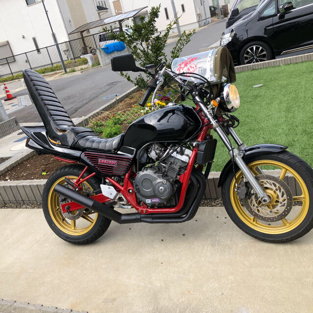 GSX250E ザリ　三段シート