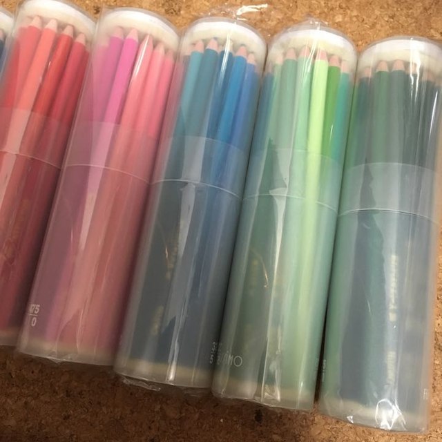フェリシモ、500色の色鉛筆シリーズ、200本☆の通販 by R2's shop｜ラクマ