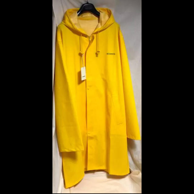 VETEMENTS レインコート イエロー 大流行中! www.gold-and-wood.com