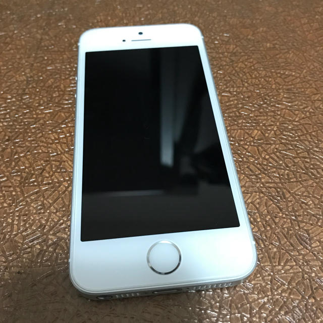 スマートフォン本体iPhoneSE 32GB 美品 シルバー シムフリー