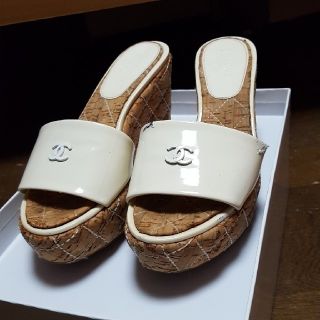 シャネル(CHANEL)の【Y様専用】 シャネル　ウェッジソール　ホワイト　サンダル(サンダル)