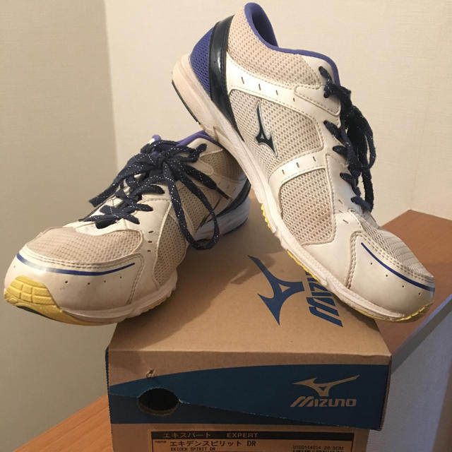 MIZUNO(ミズノ)のミズノ ランニングシューズ 26.5㎝ エキデンスピリット トレーニングシューズ スポーツ/アウトドアのランニング(シューズ)の商品写真