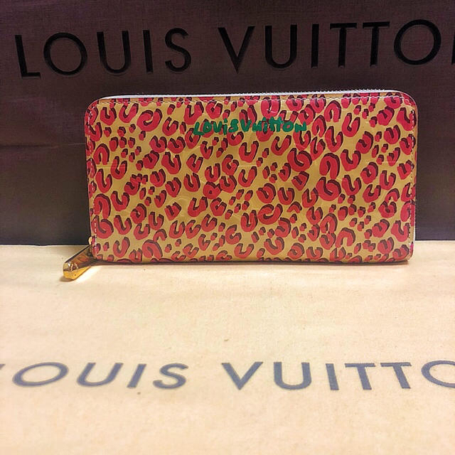 LOUIS VUITTON(ルイヴィトン)の超絶美品 ルイヴィトン ヴェルニ レオパード ジッピーウォレット レディースのファッション小物(財布)の商品写真